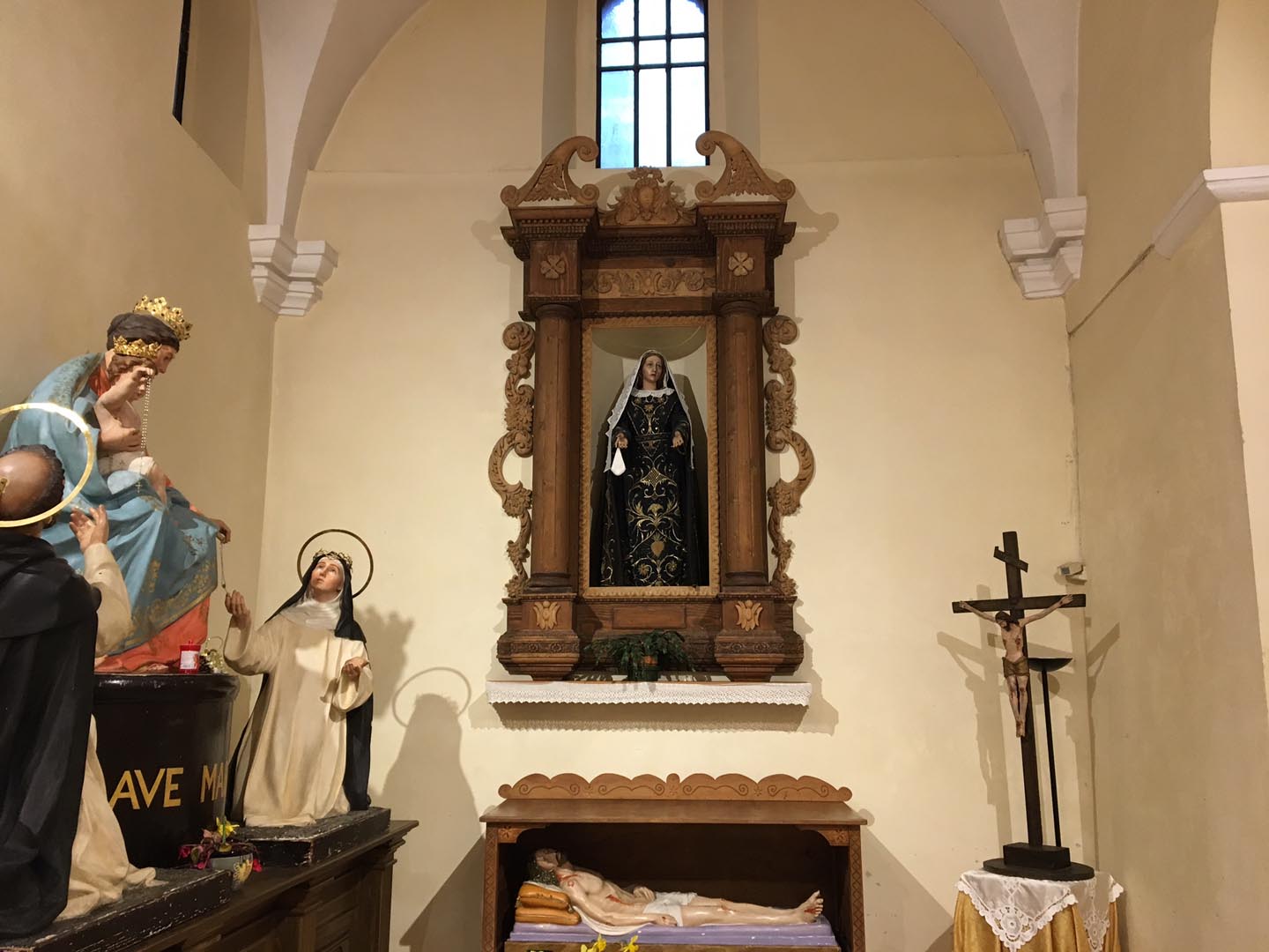 Illuminazione di statue-sacre-Impianto-illuminazione-led-chiesa-santa-maria-dell-olmo-castelmezzano-potenza