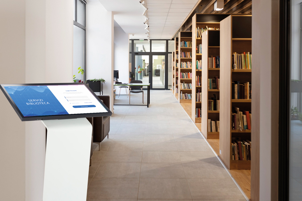 Totem-touch-screen-per-biblioteca